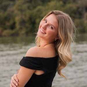 Meet your Posher, Paige